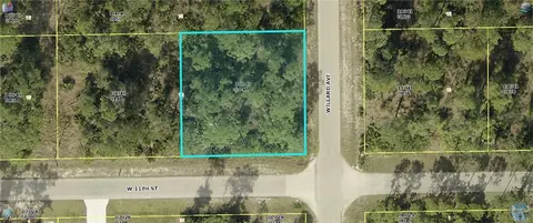 700 W 11th St, Lehigh Acres, FL 33972