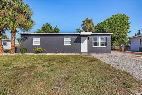 882 Hyacinth St, North Fort Myers, FL 33903