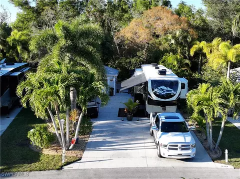 5650 Cypress Woods Resort Dr, Fort Myers, FL 33905