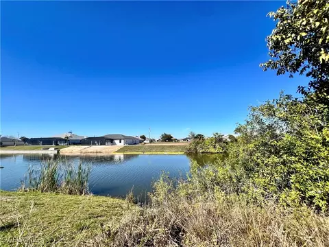 201 NW 5th Ter, Cape Coral, FL 33993