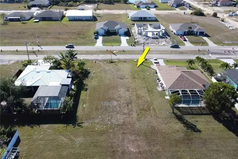 831 Diplomat Pkwy E, Cape Coral, FL 33909
