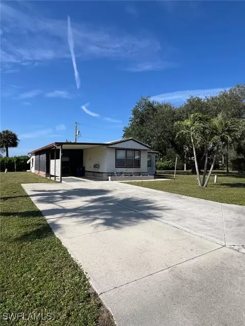 27300 Duvernay Dr, Bonita Springs, FL 34135