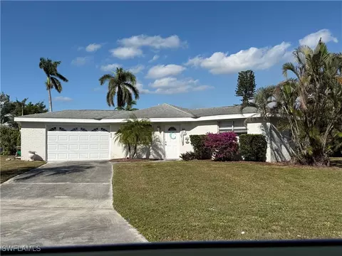 9805 Tonya Ct, Bonita Springs, FL 34135