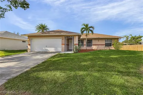 17376 Connecticut Rd, Fort Myers, FL 33967