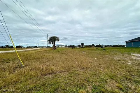 Calumet Cir, Labelle, FL 33935