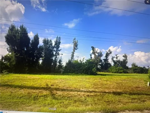 1620 SW 4th St, Cape Coral, FL 33991