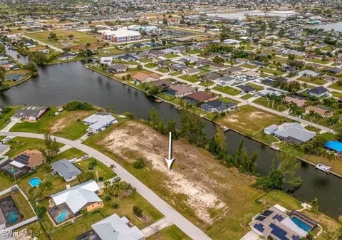 425 SW 21st St, Cape Coral, FL 33991