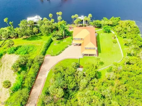 16410 Oakview Cir, Alva, FL 33920