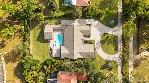 13523 Pine Villa Ln, Fort Myers, FL 33912