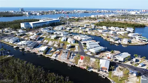 97 Blackbeard Way, Fort Myers Beach, FL 33931