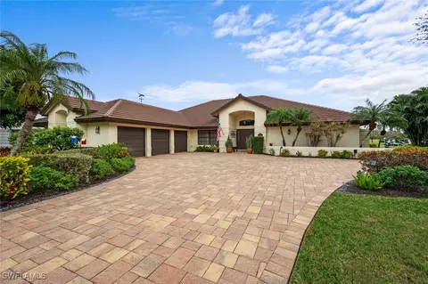 20273 Leopard Ln, Estero, FL 33928 photo 2
