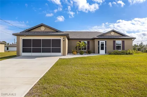 841 Youngreen Dr, Fort Myers, FL 33913