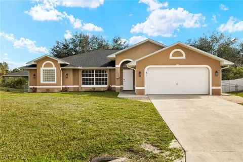 6010 Thrush Ave, Fort Myers, FL 33905