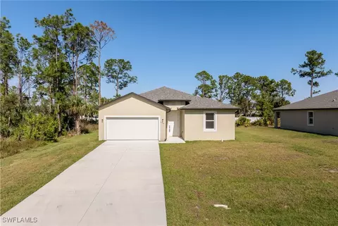 568 Woodview Dr, Lehigh Acres, FL 33972