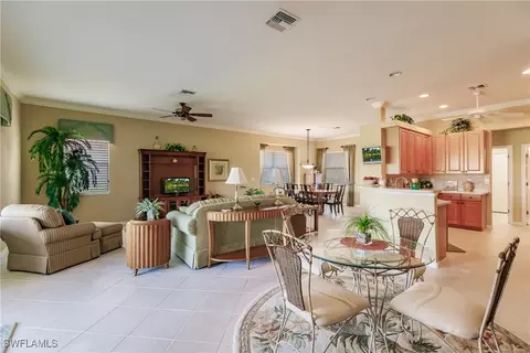 8286 Shorecrest Dr, Fort Myers, FL 33912
