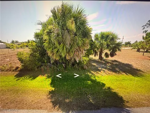 9421 Arnaz Cir, Port Charlotte, FL 33981