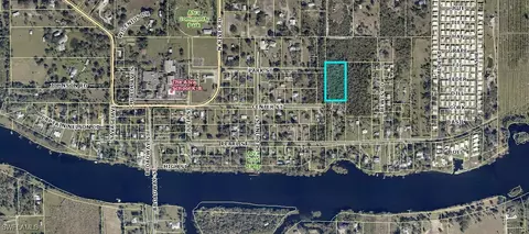 Park St, Alva, FL 33920