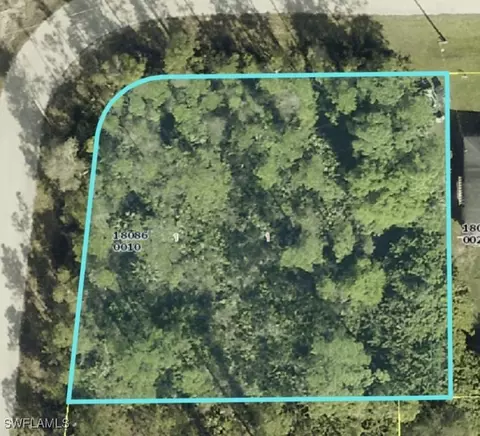 1938 Laverna Ave, Lehigh Acres, FL 33972