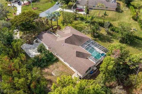 7800 Knightwing Cir, Fort Myers, FL 33912