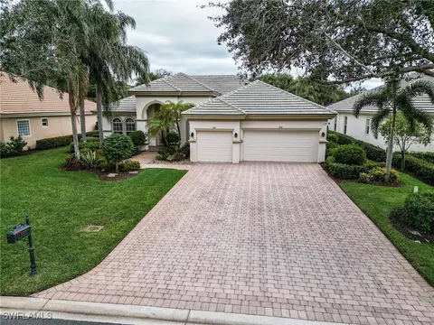22231 Kenwood Isle Dr, Bonita Springs, FL 34135