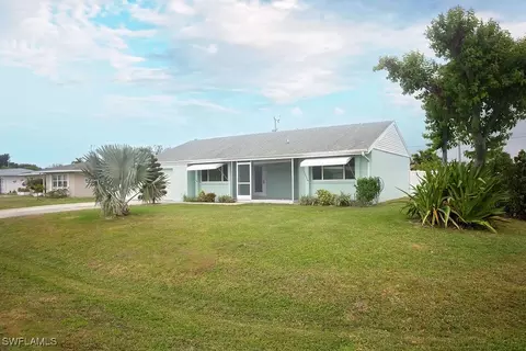 2717 SE 18th Ave, Cape Coral, FL 33904