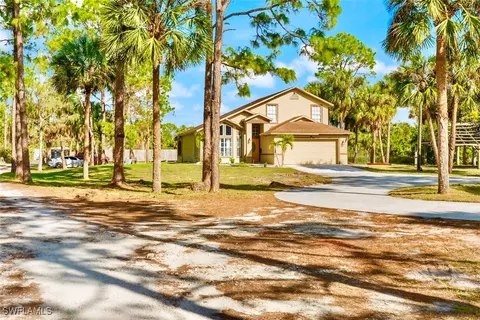 1091 24th Ave NE, Naples, FL 34120