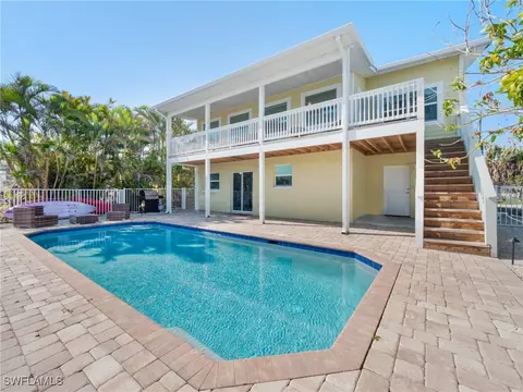2597 Third St, Matlacha, FL 33993