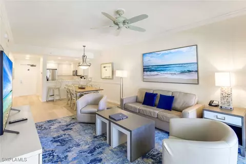 221 9th St S #305, Naples, FL 34102