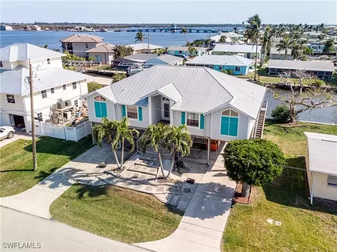 2643 Clyde St, Matlacha, FL 33993