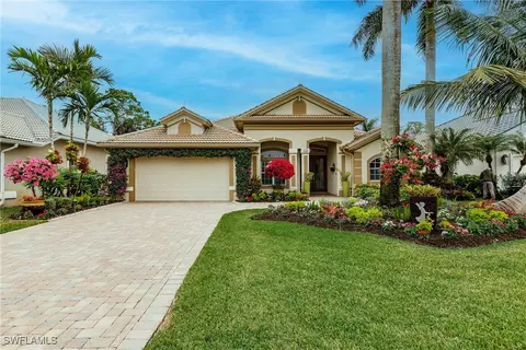 525 Eagle Creek Dr, Naples, FL 34113 photo 2