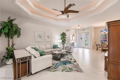 525 Eagle Creek Dr, Naples, FL 34113 photo 4