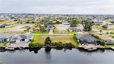 718 NW 38th Pl, Cape Coral, FL 33993