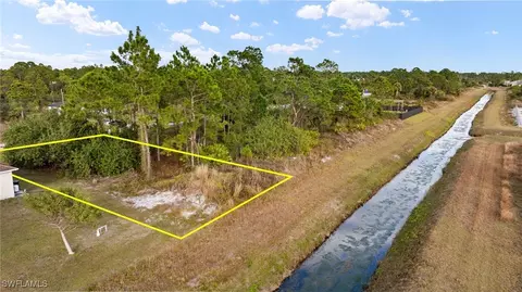 916 Danube St, Lehigh Acres, FL 33974