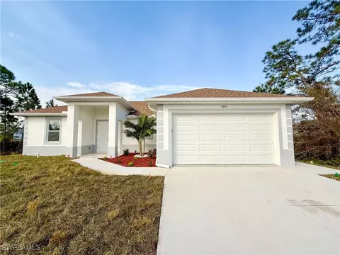 3302 27th St SW, Lehigh Acres, FL 33976
