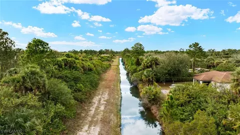 1139 Essex St E, Lehigh Acres, FL 33974