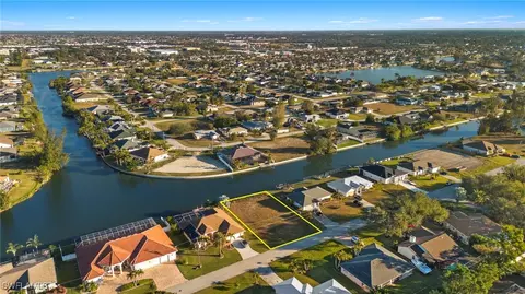 1807 NE 2nd St, Cape Coral, FL 33909