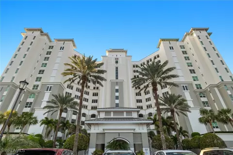 325 Dunes Blvd #703, Naples, FL 34110