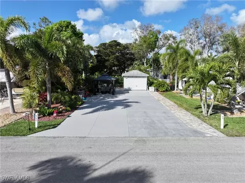 5742 Burrwood Ct, Fort Myers, FL 33905