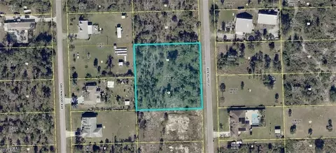911 8th Ave, Lehigh Acres, FL 33972