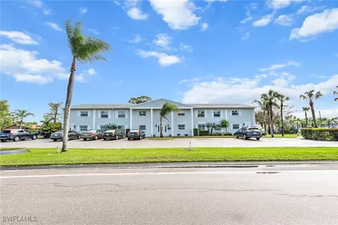7050 Nantucket Cir #8, North Fort Myers, FL 33917