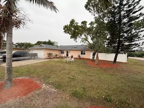 10820 Bonita Dr, Bonita Springs, FL 34135