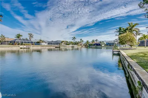 605 SE 17th St, Cape Coral, FL 33990