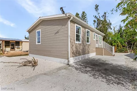 7264 Drum Dr, Saint James City, FL 33956