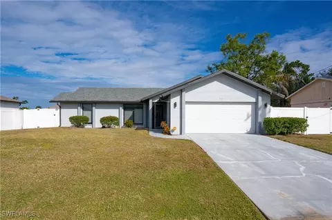 1423 SE 11th Ter, Cape Coral, FL 33990