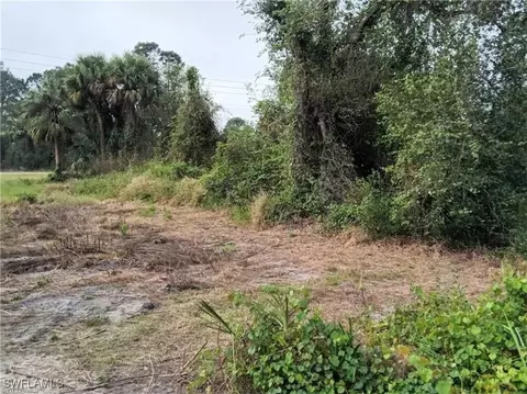 666 Windermere Dr, Lehigh Acres, FL 33972
