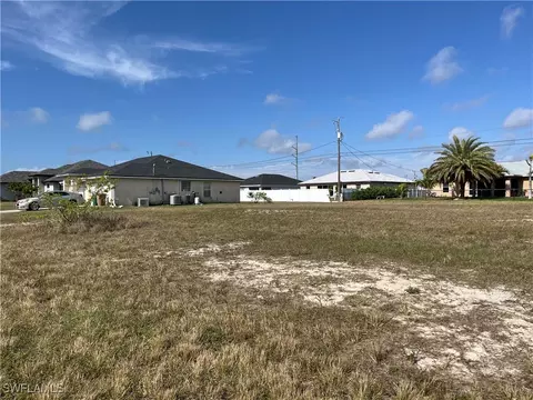 427 NW 7th Ter, Cape Coral, FL 33993
