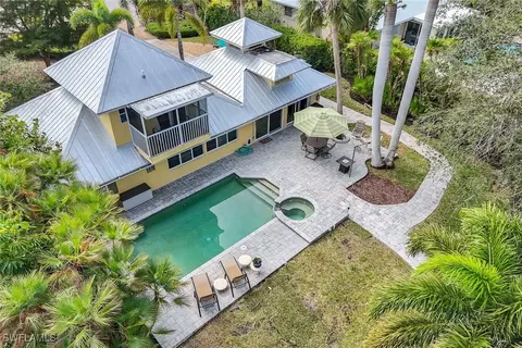 4190 Racoon Bay Dr, Bonita Springs, FL 34134
