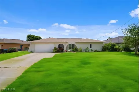 3657 SE 5th Ct, Cape Coral, FL 33904