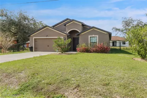 92 Blackstone Dr, Fort Myers, FL 33913