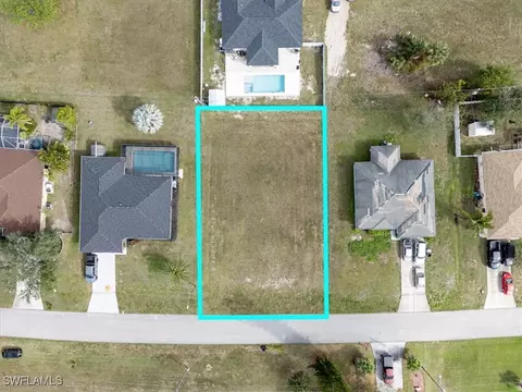 2207 NE 19th Pl, Cape Coral, FL 33909